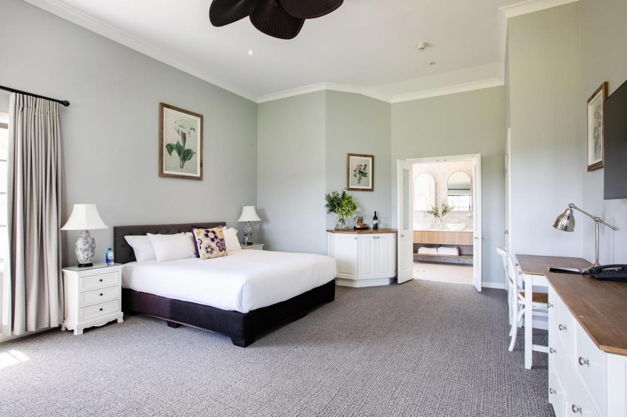 Camden Valley Inn Екстериор снимка