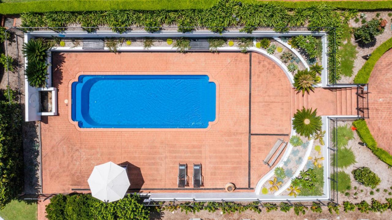 Camden Valley Inn Екстериор снимка