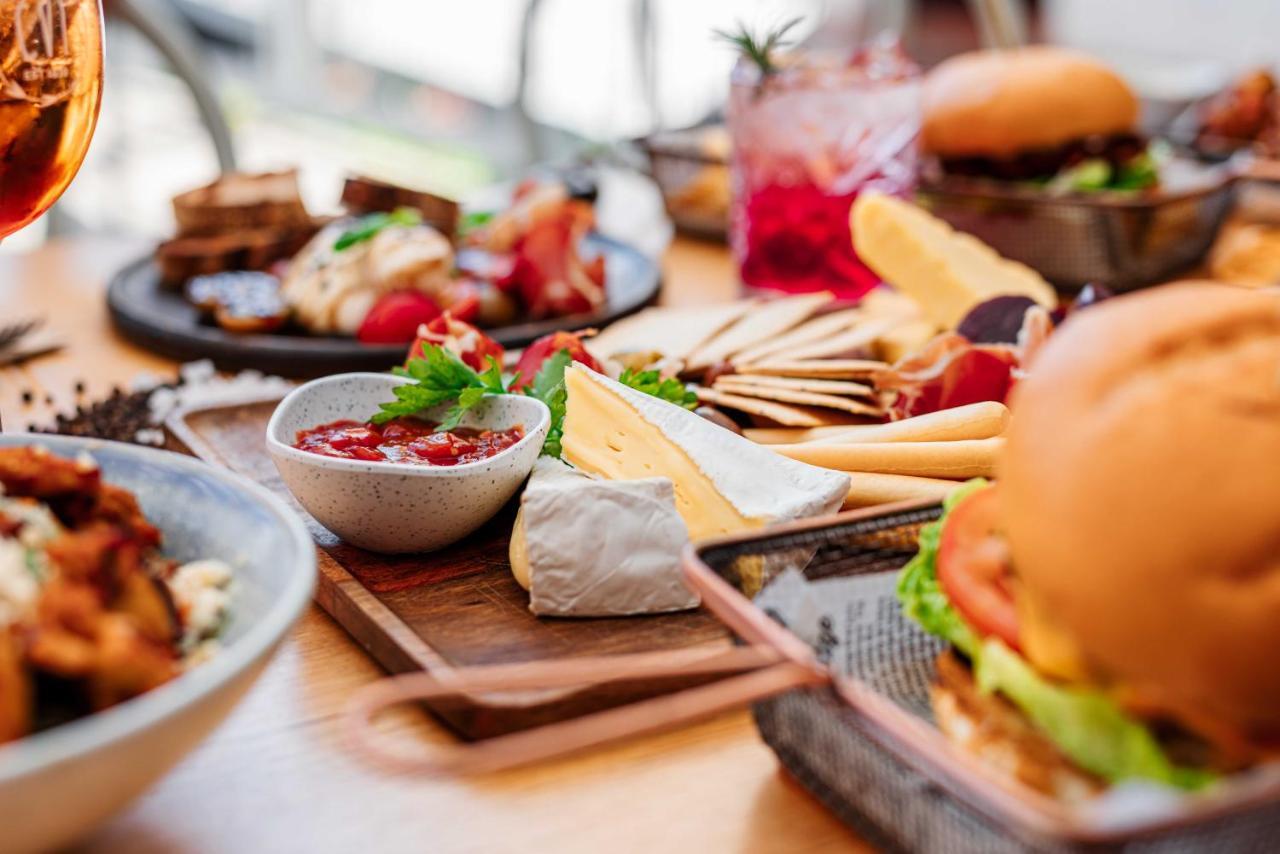 Camden Valley Inn Екстериор снимка