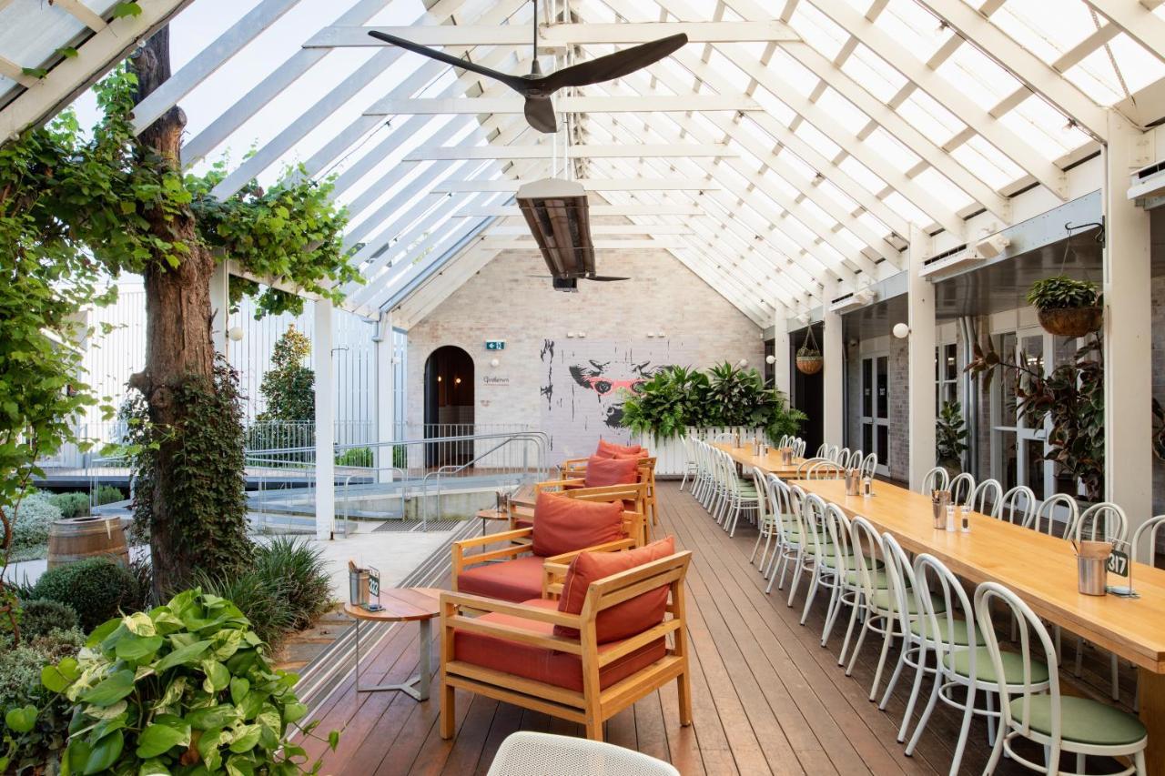 Camden Valley Inn Екстериор снимка
