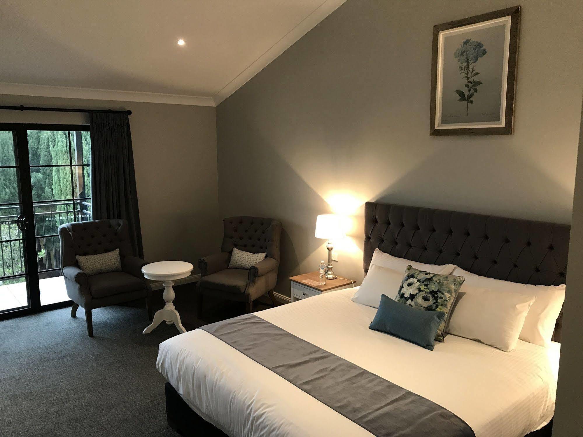 Camden Valley Inn Екстериор снимка