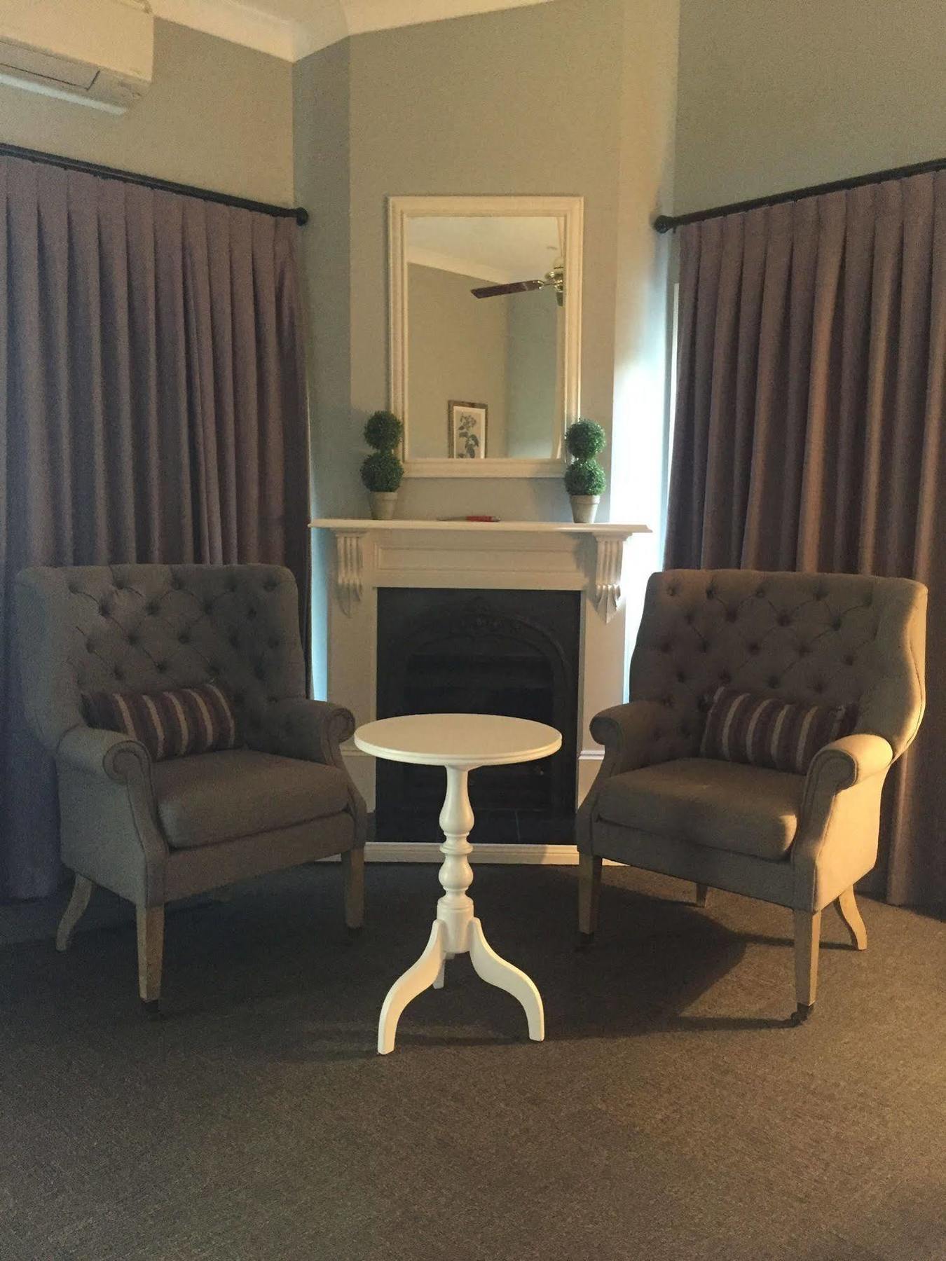 Camden Valley Inn Екстериор снимка