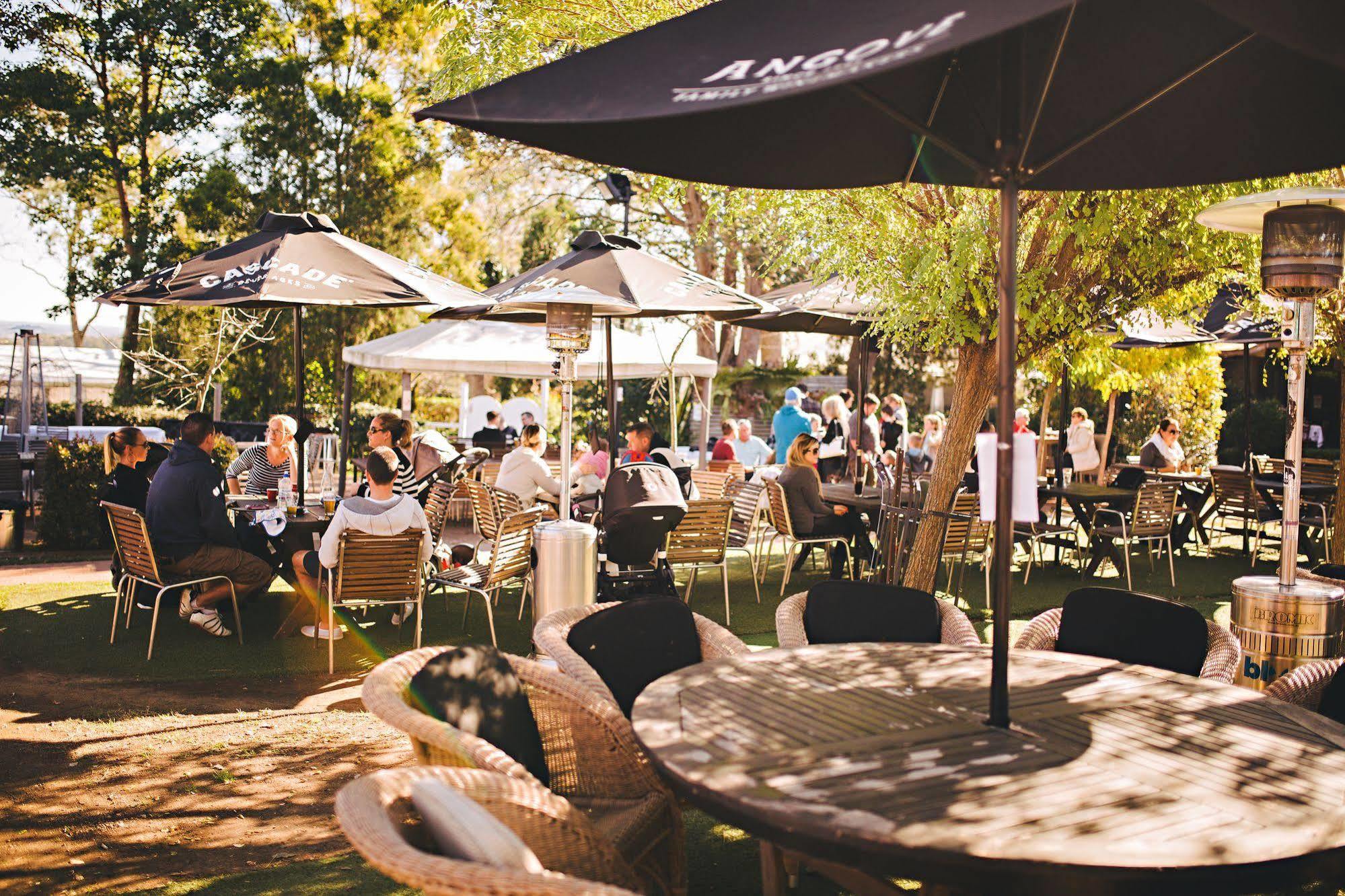 Camden Valley Inn Екстериор снимка