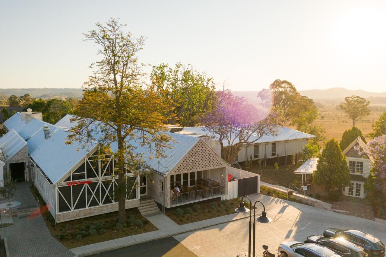 Camden Valley Inn Екстериор снимка