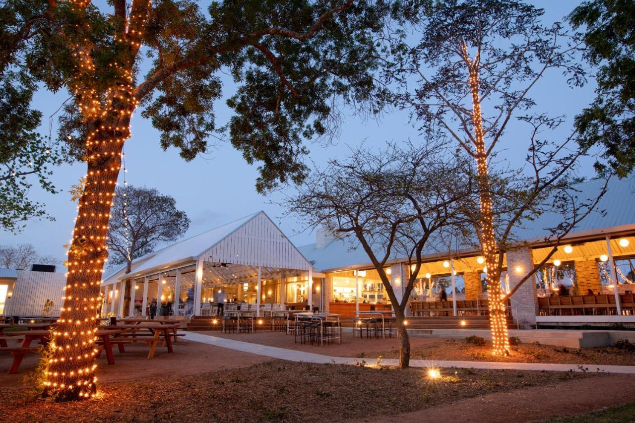 Camden Valley Inn Екстериор снимка